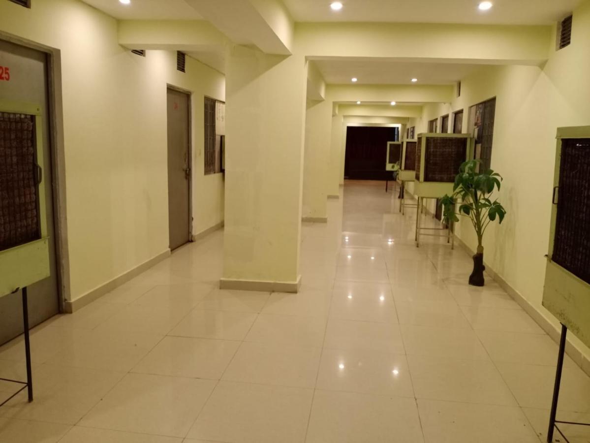 S S Hotel And Restaurant By Wb Economy Jaunpur Kültér fotó