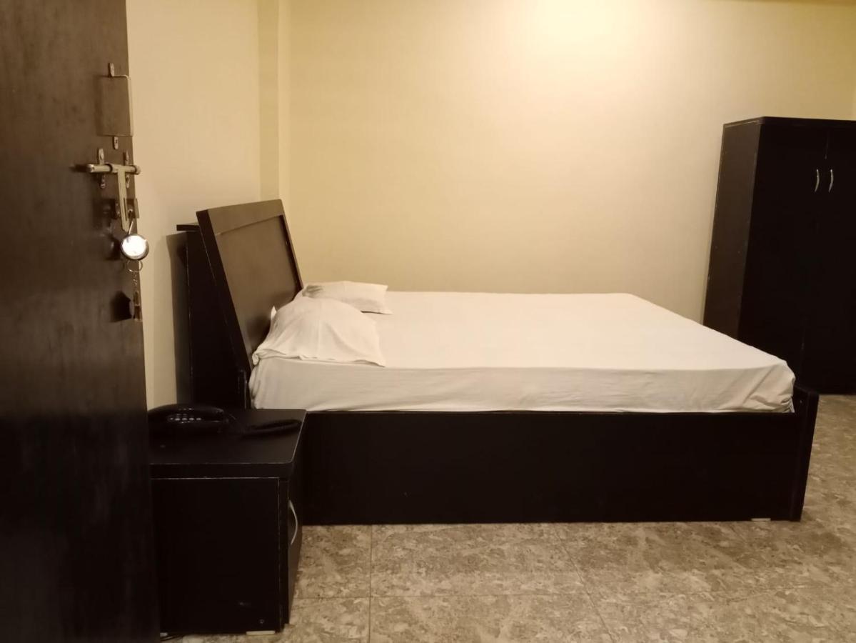 S S Hotel And Restaurant By Wb Economy Jaunpur Kültér fotó